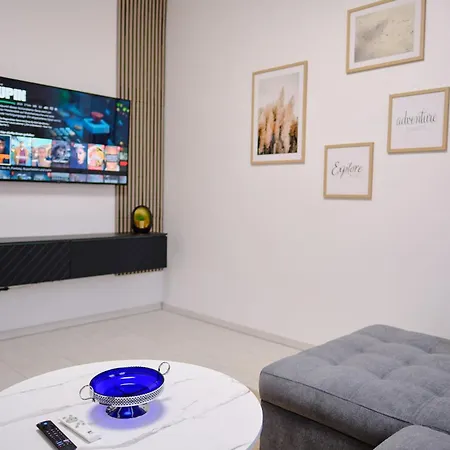 Apartamento Primetime Fuer 8+kueche/wifi *